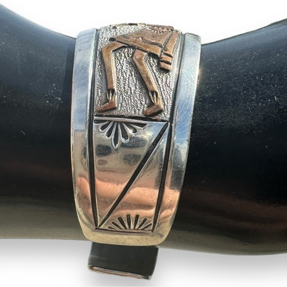 Leo James Vintage Native American Navajo Gold Kokopelli Sterling Silver Bracelet - Picture 9 of 15